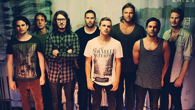 2013_04_hillsongunited